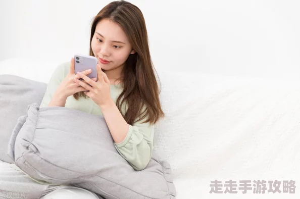 麻麻嗯啊在厨房好刺激电影，剧情紧凑，演员表现出色，让人欲罢不能！
